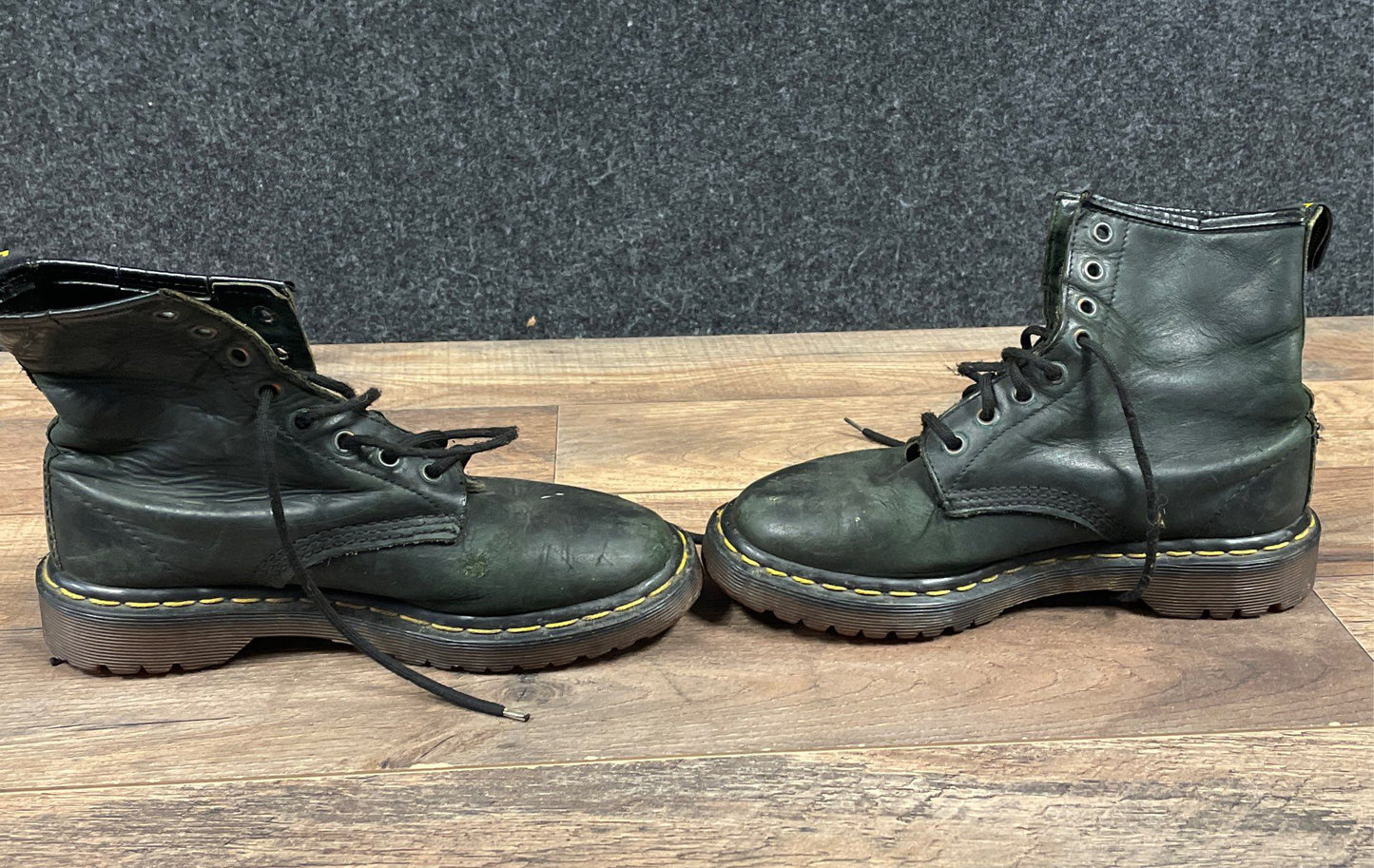 Dr. Martens 1460 Black Leather 8-Eye Lace Up Combat Boots Size Not Specified