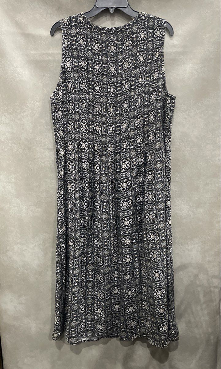 Croft & Barrow Women's Black Floral Sleeveless Smocked Plus Size Dress 1X