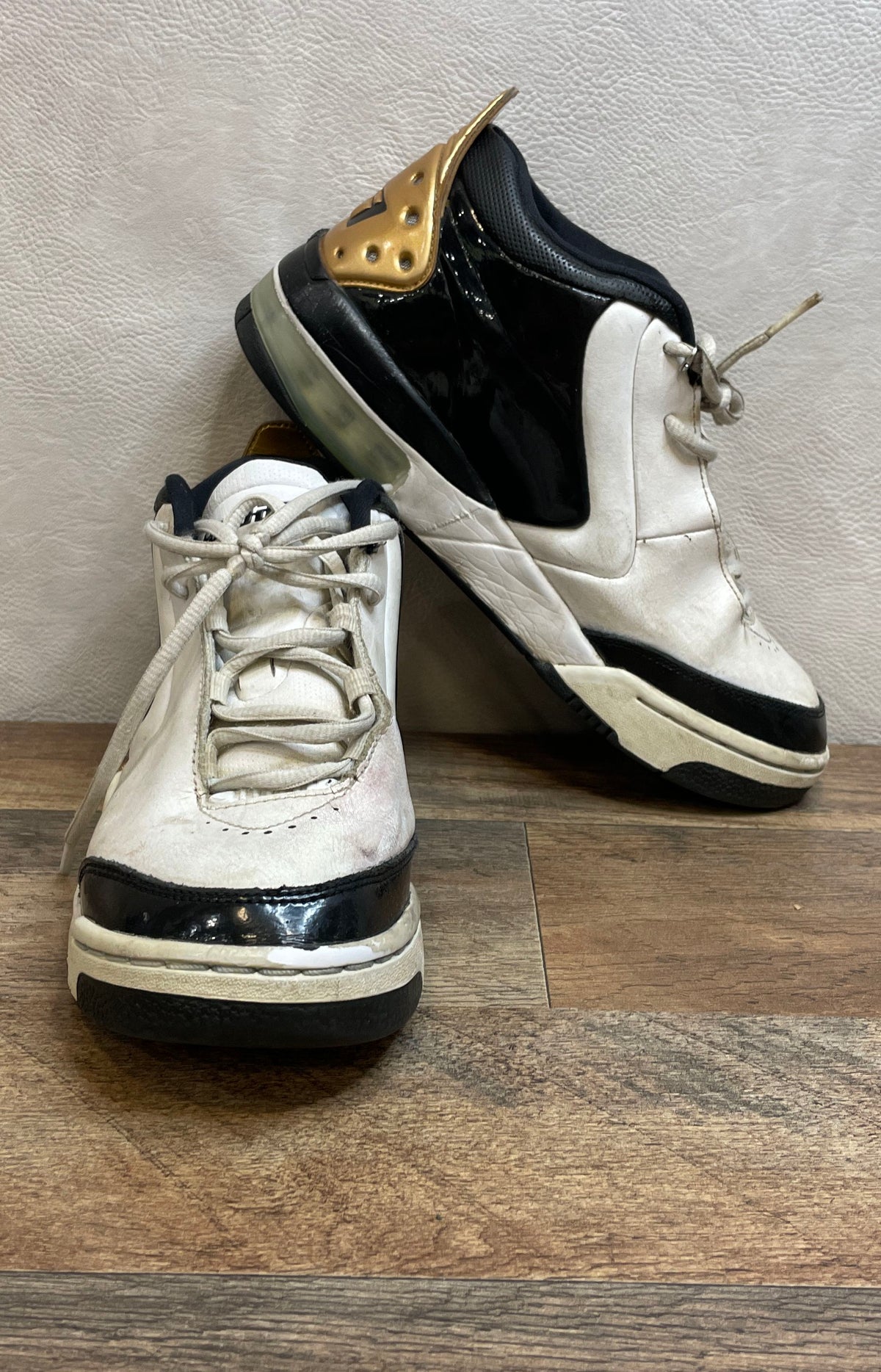 Nike Jordan Pro Strong White Black Gold Basketball Shoes Size 6.5Y