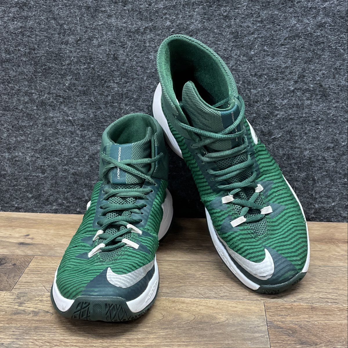Nike Zoom Clear Out Pine Green White Basketball Shoes Men's Size 8