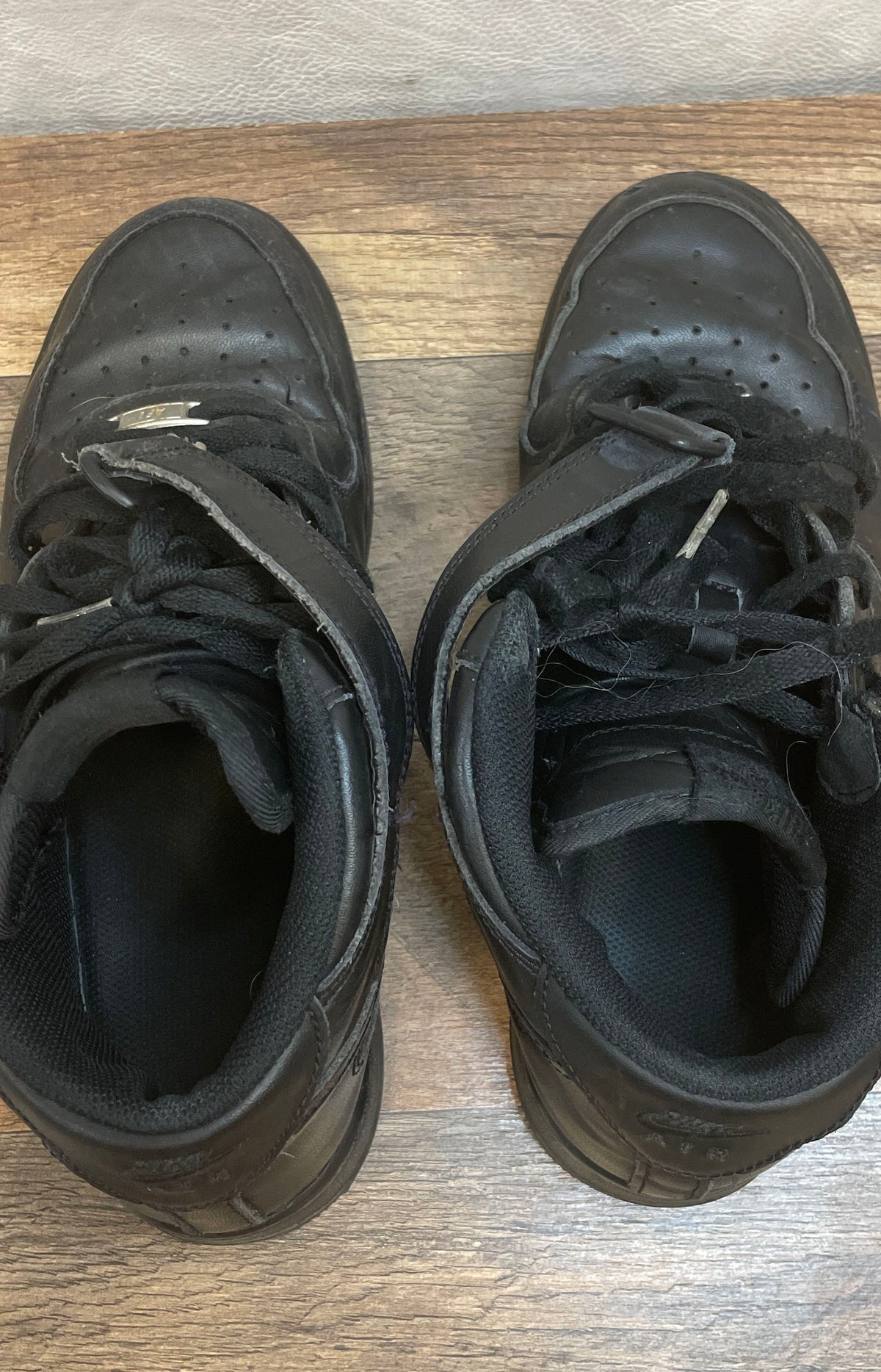 Nike Air Force 1 Mid '07 Triple Black Leather Sneakers Men's Size 8.5