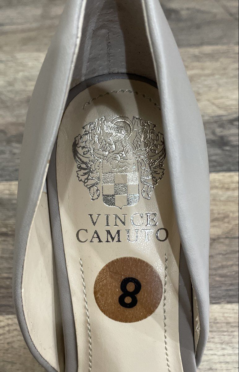 Vince Camuto Grey Snakeskin Pointed Toe D'Orsay Pumps Women's Size 8