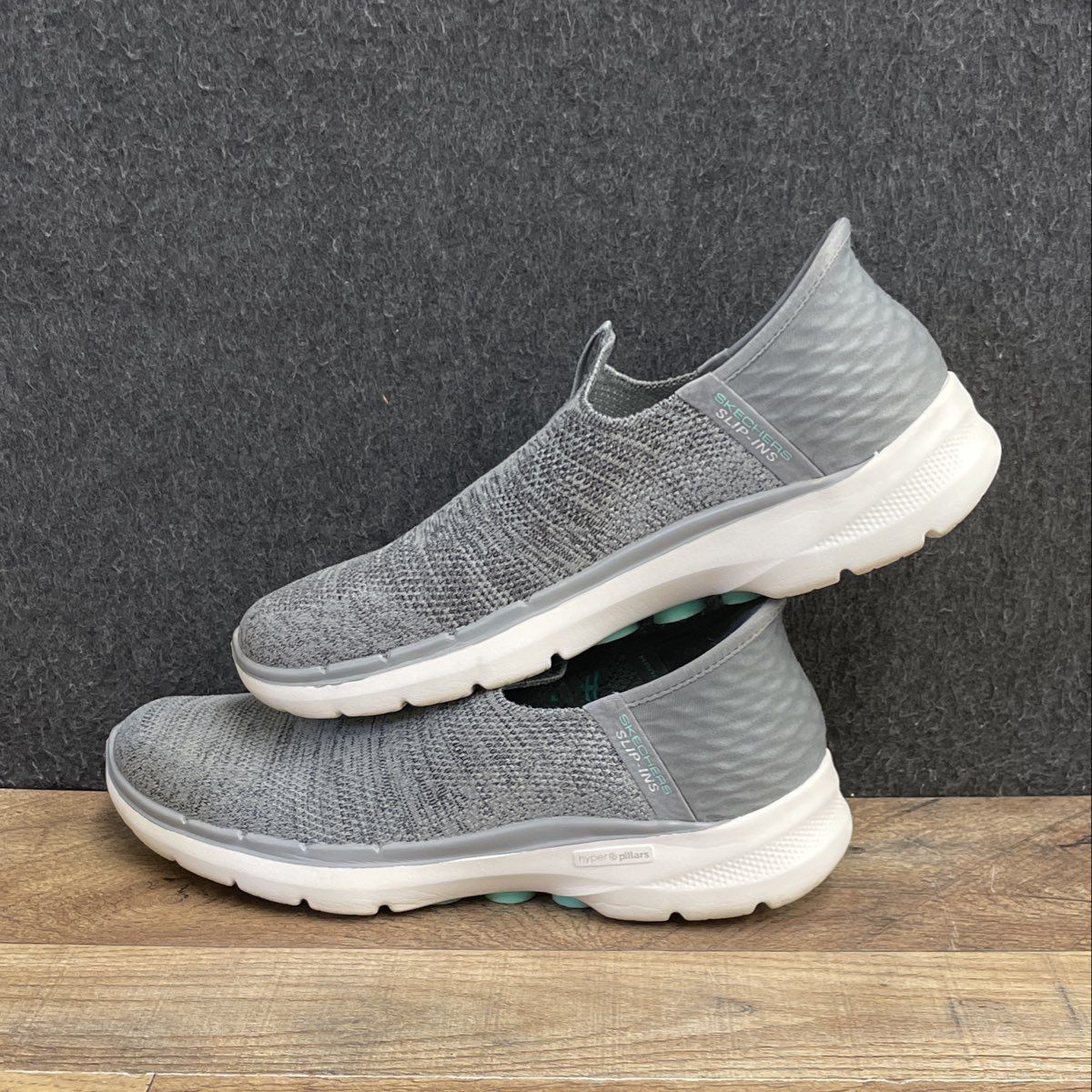 Skechers Hands Free Slip-Ins Go Walk 6 Grey Sneakers Size 8.5