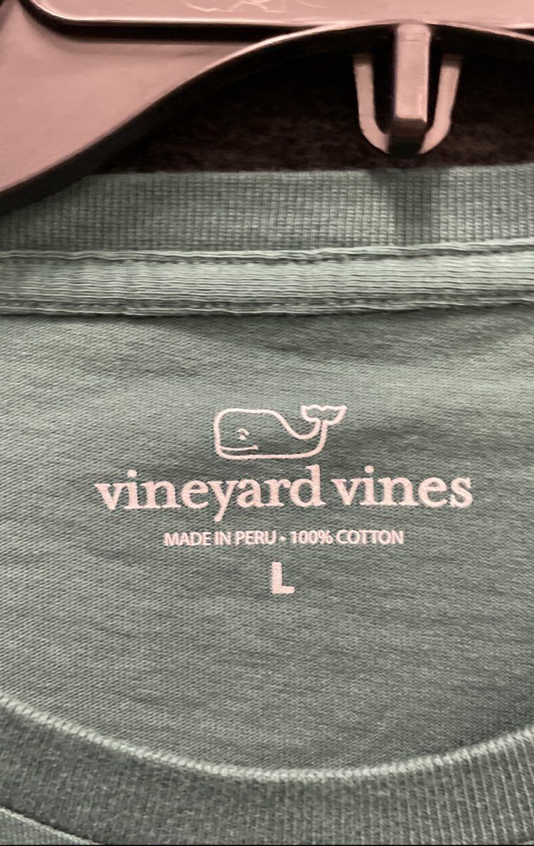 Vineyard Vines Men's Santa Whale LS Graphic Pocket Tee Charleston Green L NWT