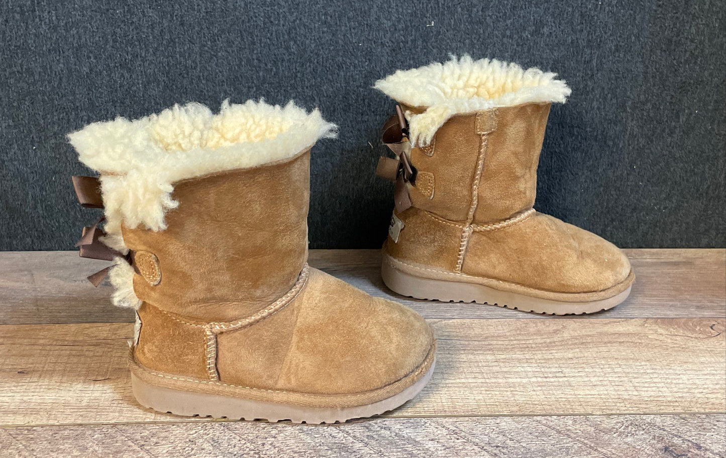 UGG Bailey Bow Chestnut Brown Suede Shearling Boots Toddler Size 9
