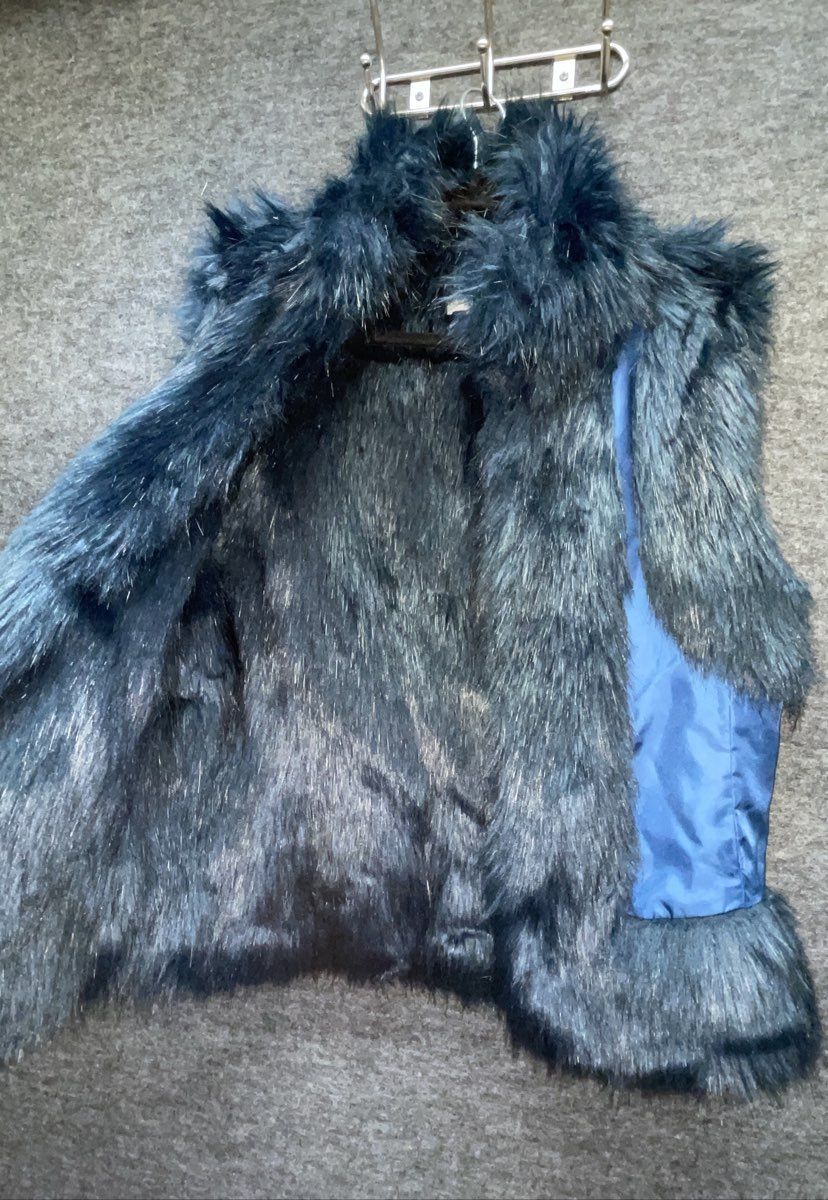 Halston Women's Blue Faux Fur Shaggy Sleeveless Vest Size M