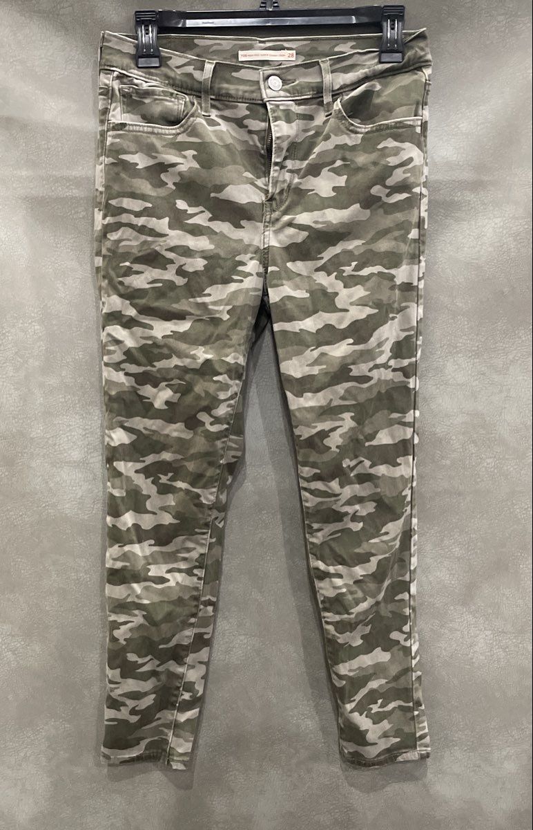 Levi's Women's 720 High Rise Super Skinny Crop Camo Jeans Green Sz 28