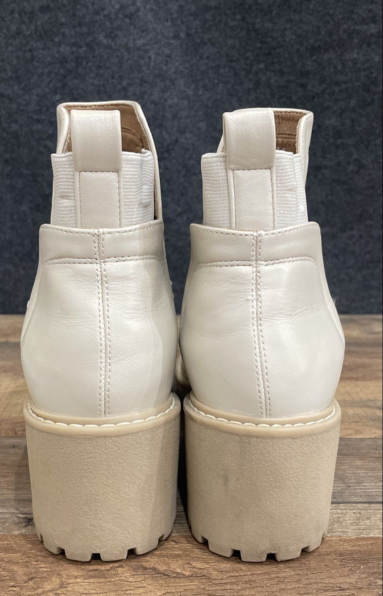Universal Thread Rielle White Leather Platform Chelsea Ankle Boots Size 7.5