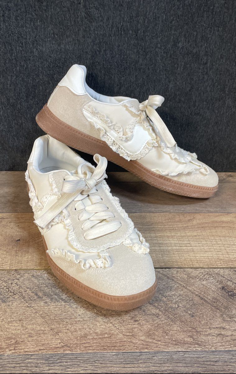 Tigeridea Tan Lace Edged Ruffle Low Top Gum Sole Sneakers Women's Size 8