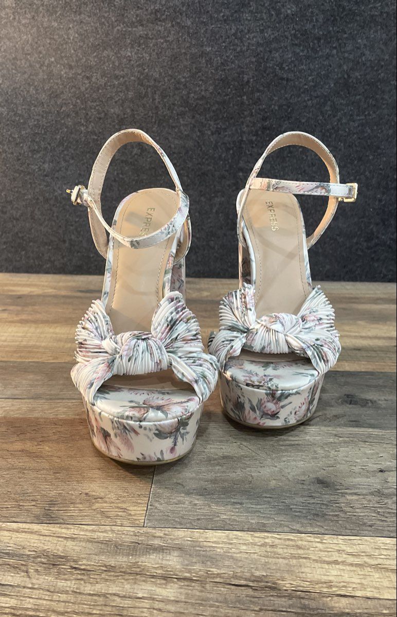 Express Floral Pleated Knot Platform Ankle Strap Block Heel Sandals Size 6