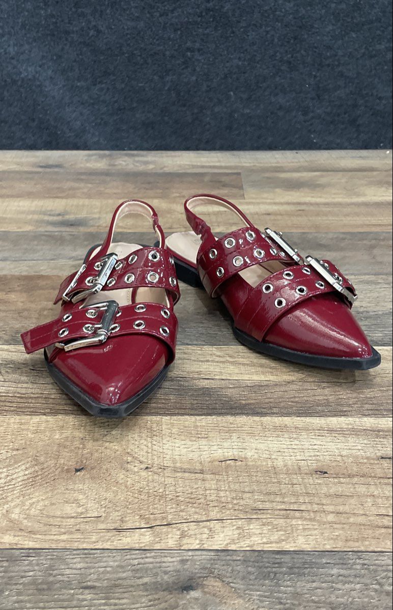 Berness Addison Red Pointed Toe Grommet Buckle Slingback Sandals Size 5.5