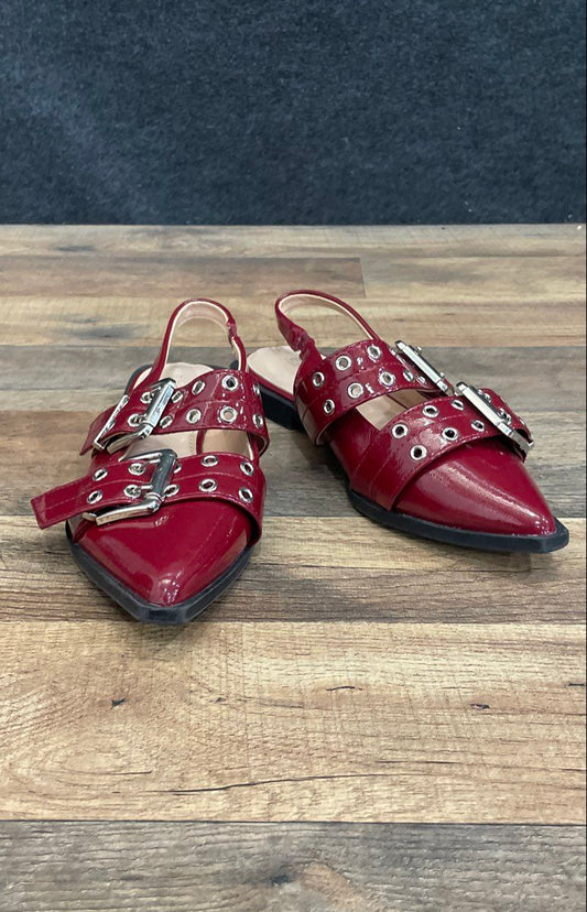 Berness Addison Red Pointed Toe Grommet Buckle Slingback Sandals Size 5.5