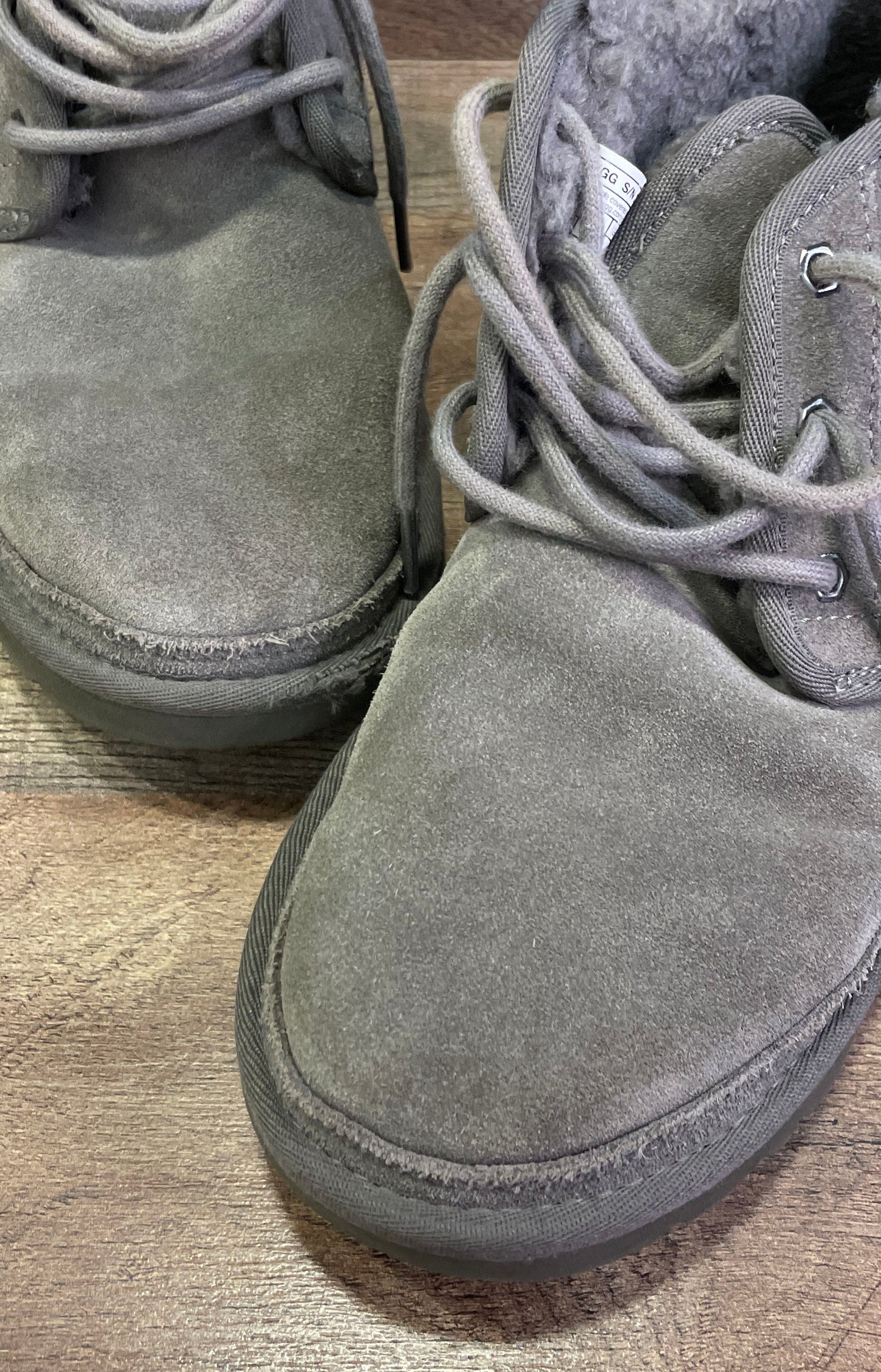 UGG Neumel Grey Suede Lace Up Chukka Boots Men's Size 10