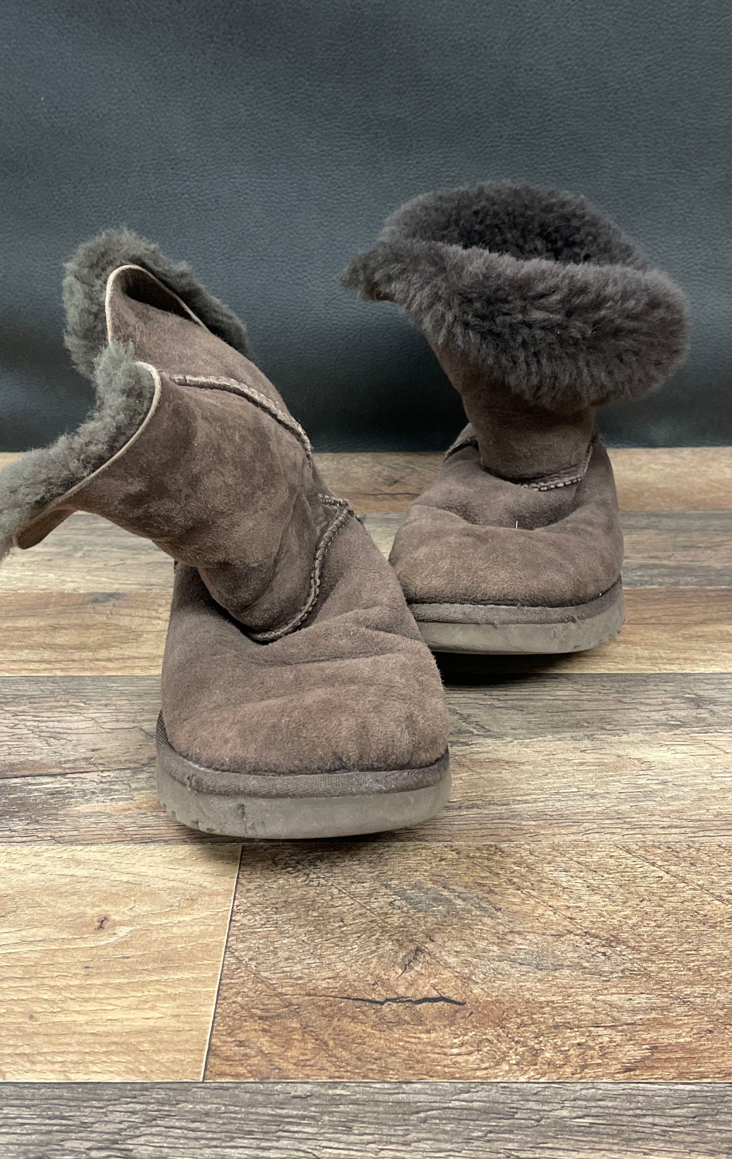 UGG Classic Cuff Mini Fluff Brown Suede Shearling Boots Women's Size 7
