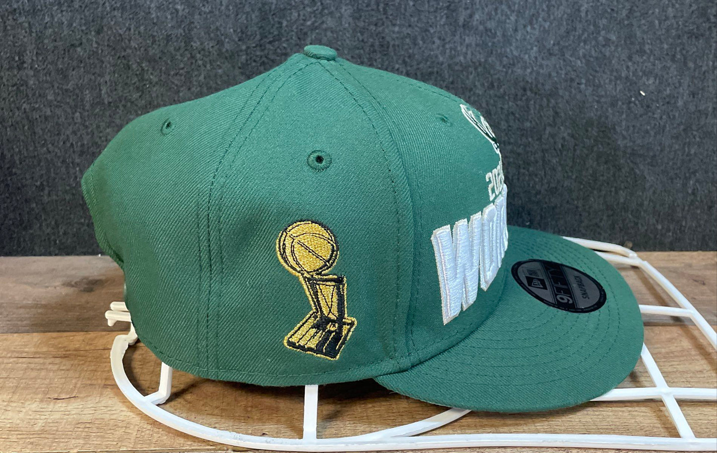 New Era Milwaukee Bucks 2021 NBA World Champs 9FIFTY Snapback Hat Green NWT
