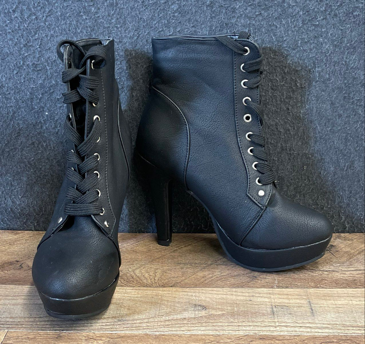 Tonglida Black Lace-Up Platform Stiletto Heel Ankle Boots Size 7.5