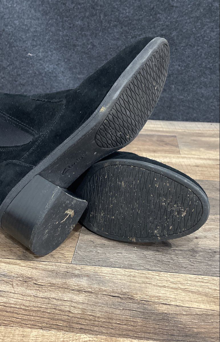 Clarks Collection Black Suede Cushion Soft Side Zip Ankle Boots Womens Size 8.5W