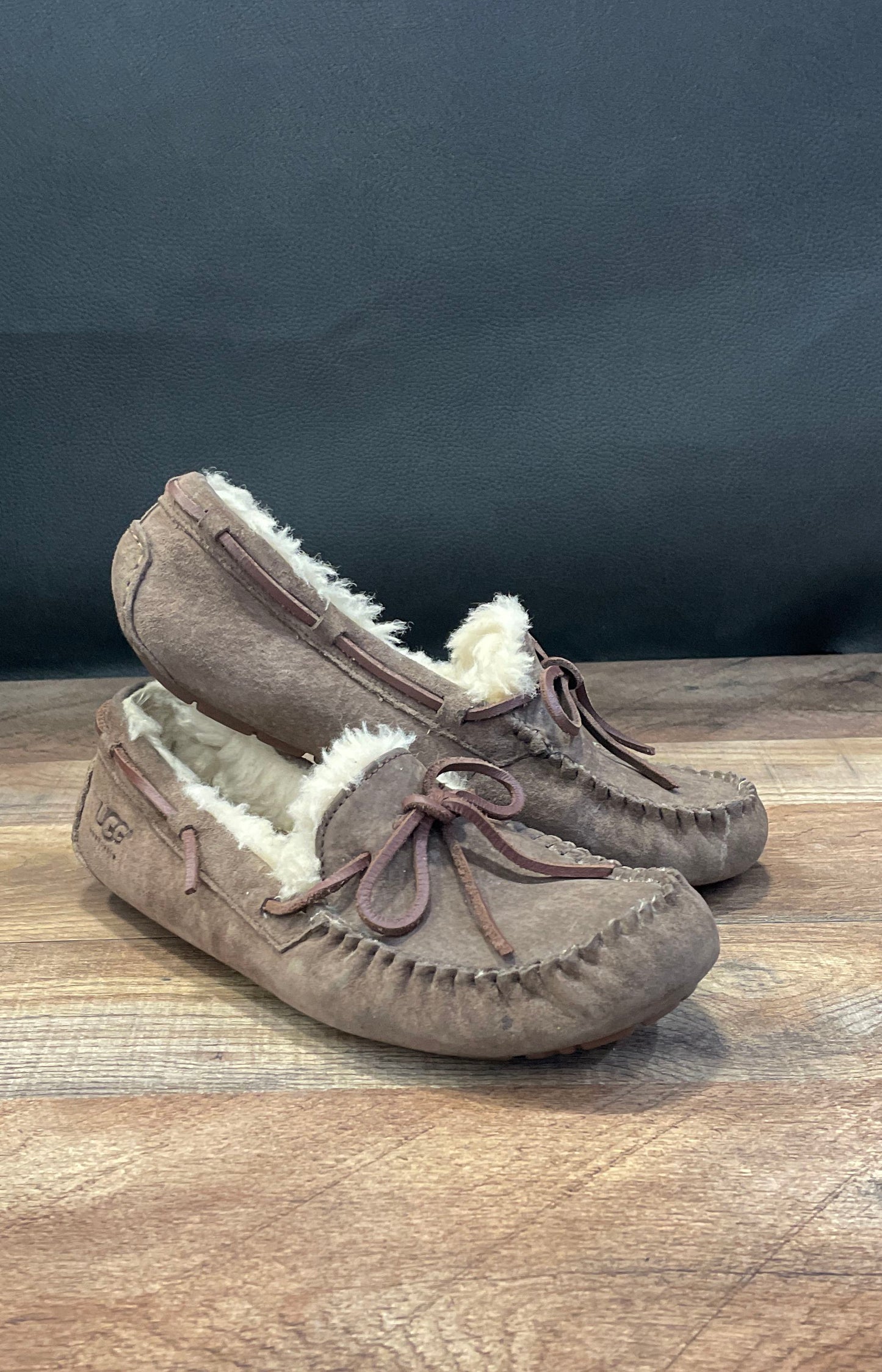 Ugg Dakota Espresso Brown Suede Moccasin Slippers Women's Size 7