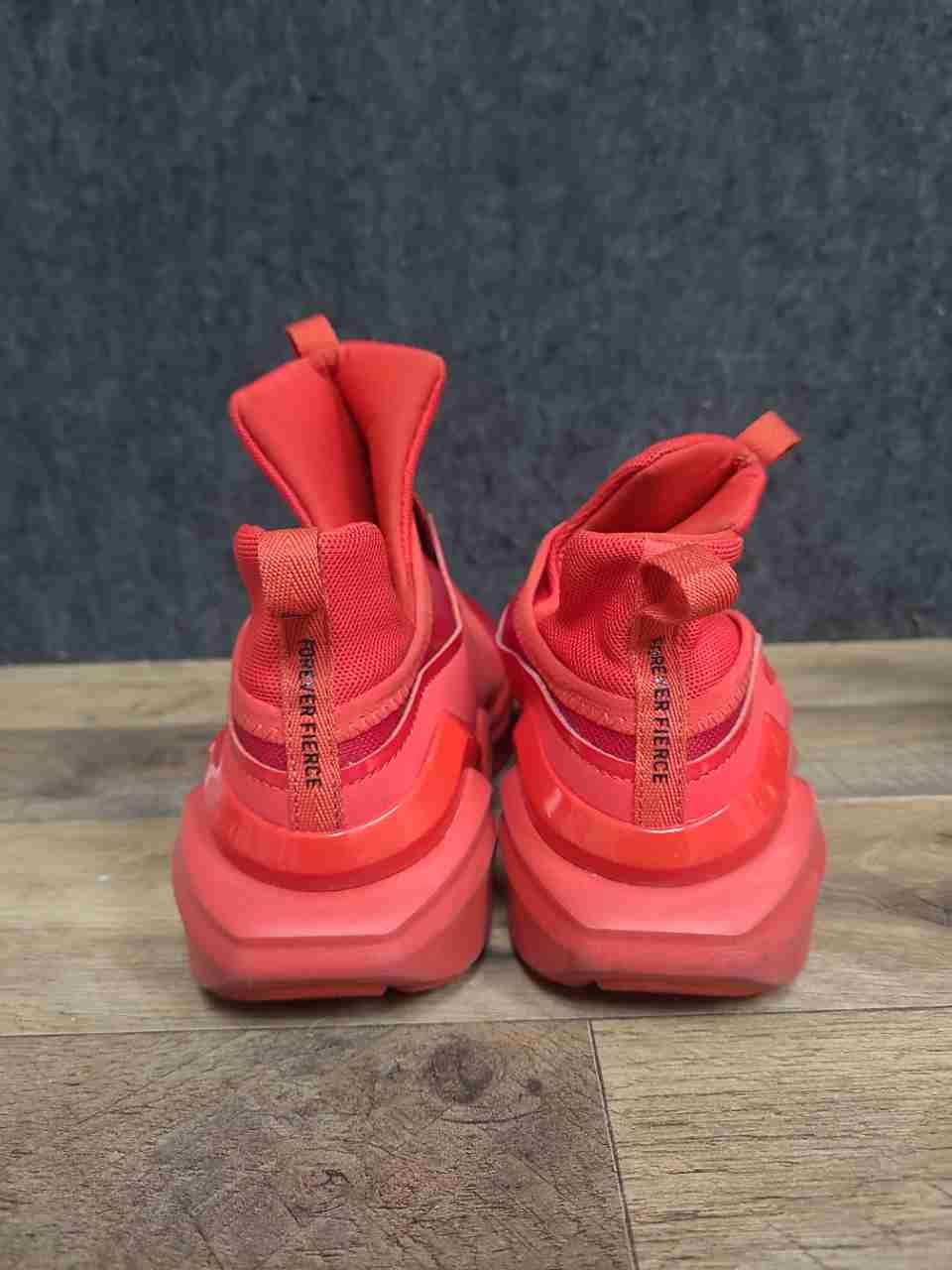 Puma Fierce 2 Women's Red Slip-On Training Shoes Sneakers Size 10