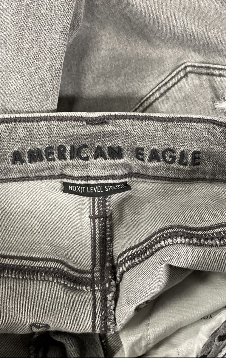American Eagle Women's Grey Next Level Stretch Distressed Raw Hem Jeans Sz 6S