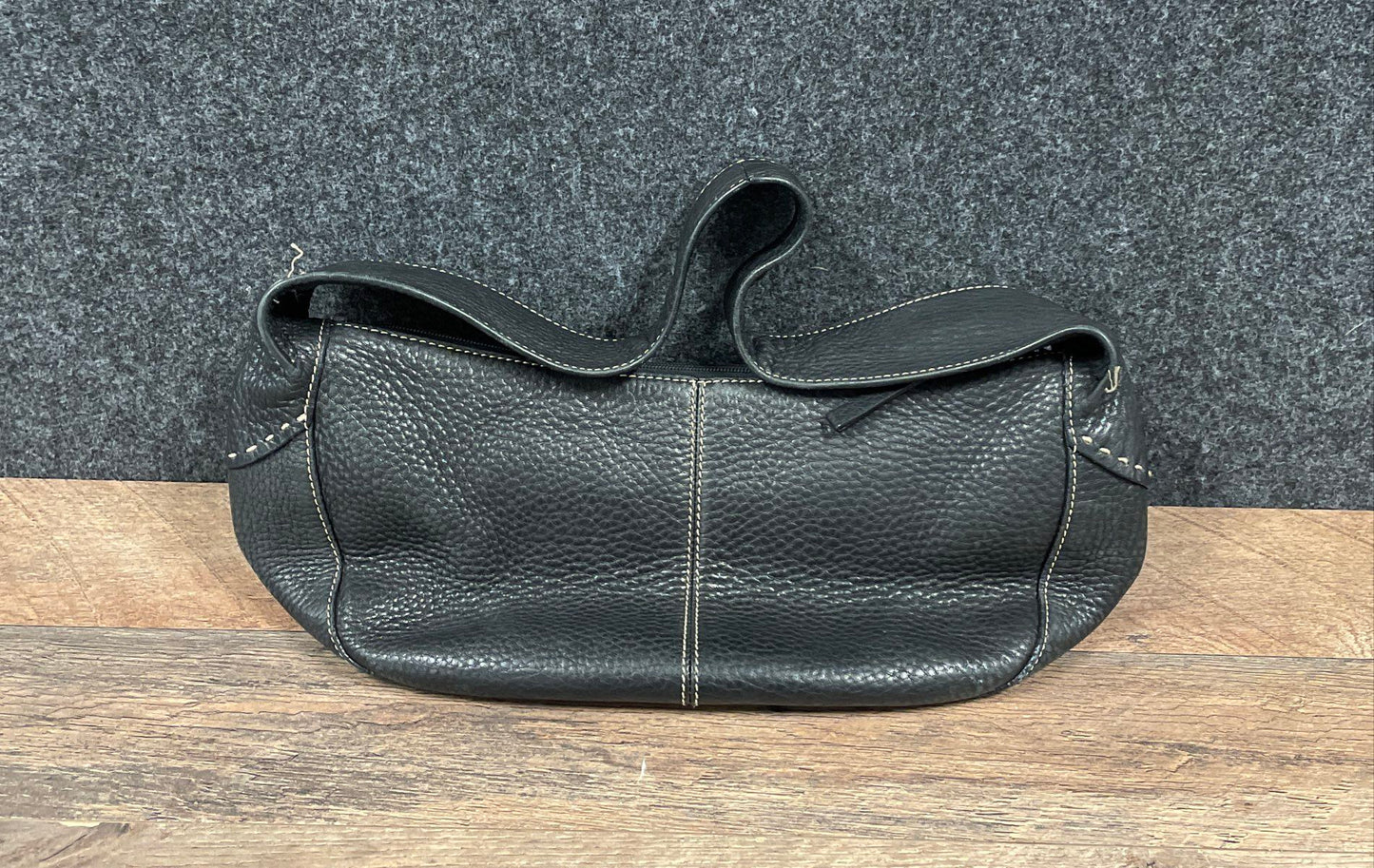 Fossil Vintage 2000s Black Pebbled Leather Shoulder Bag Hobo