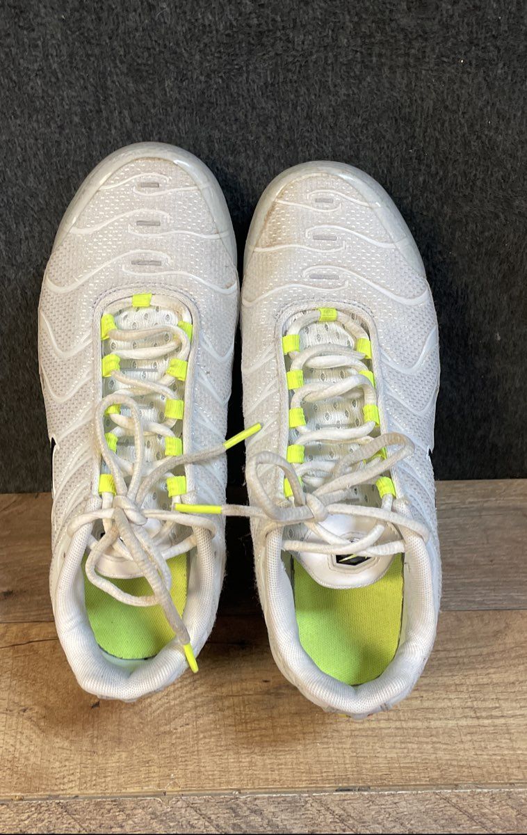 Nike Air Max Plus GS White Black Volt Tn Running Shoes Size 6.5Y