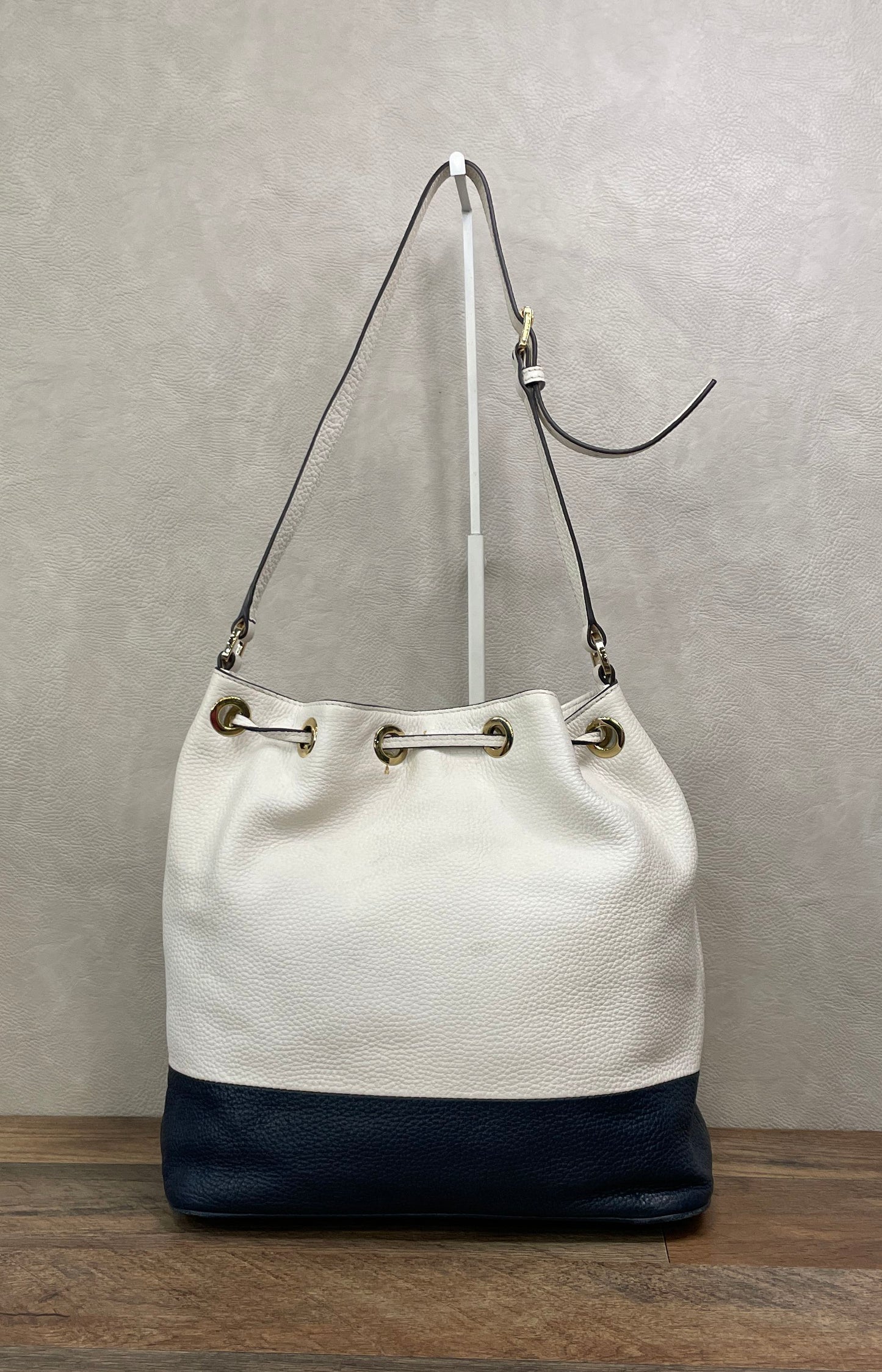 Michael Kors White Navy Blue Pebbled Leather Drawstring Bucket Bag Gold Hardware