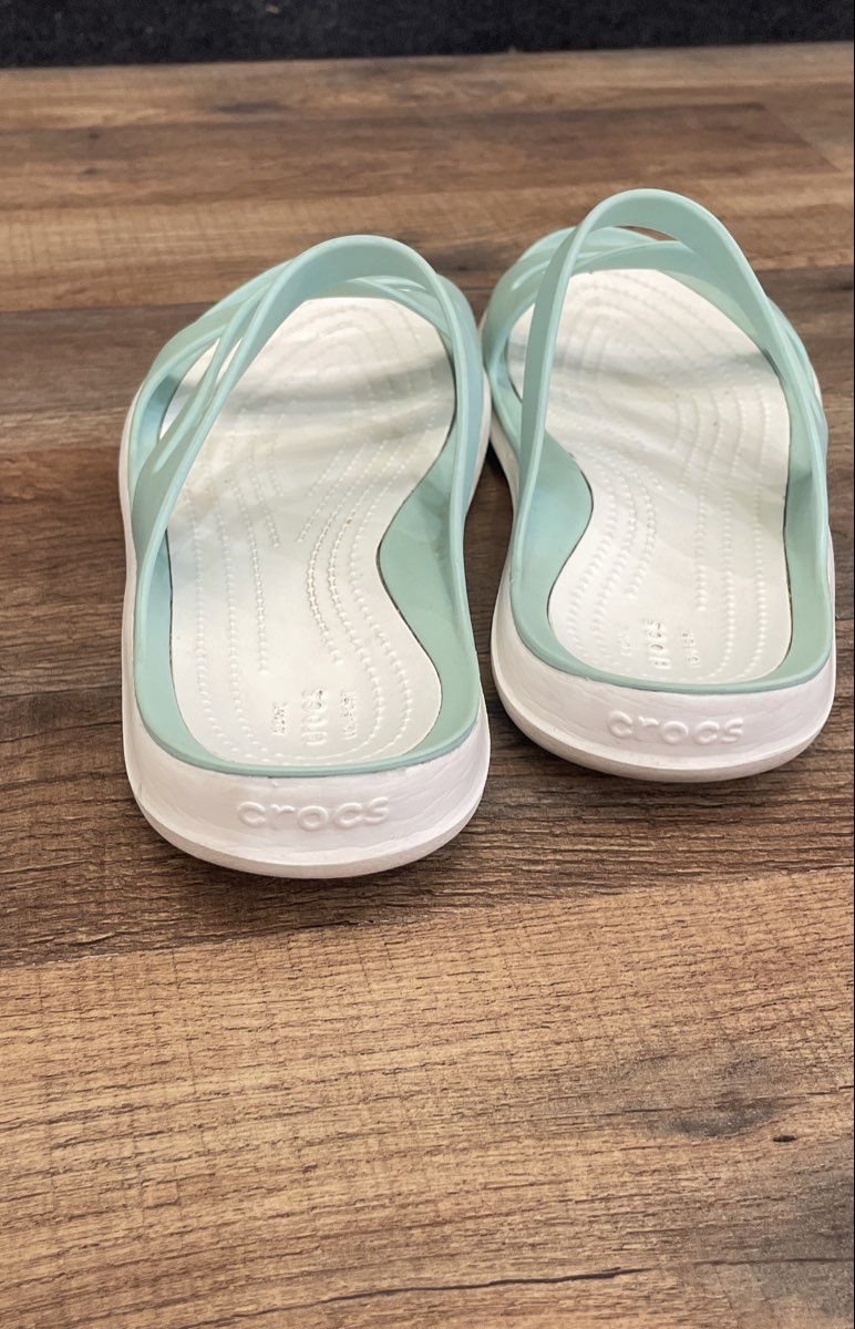Crocs Swiftwater Sandal Mint White Flat Strappy Sandals Women's Size 9