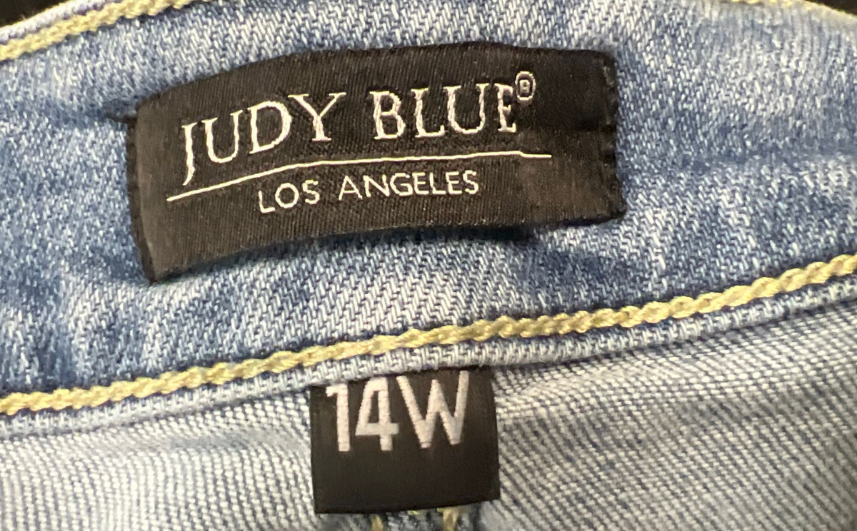 Judy Blue Women's Light Wash Blue Cuffed Hem Jeans 5-Pocket Denim