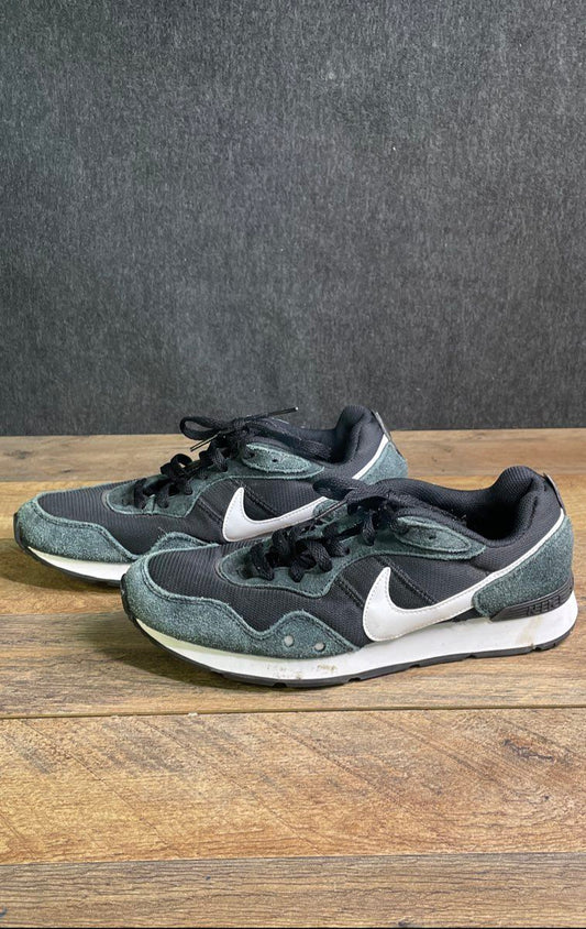 Nike Venture Runner CK2944-002 Black White Women's Shoes Size 7.5