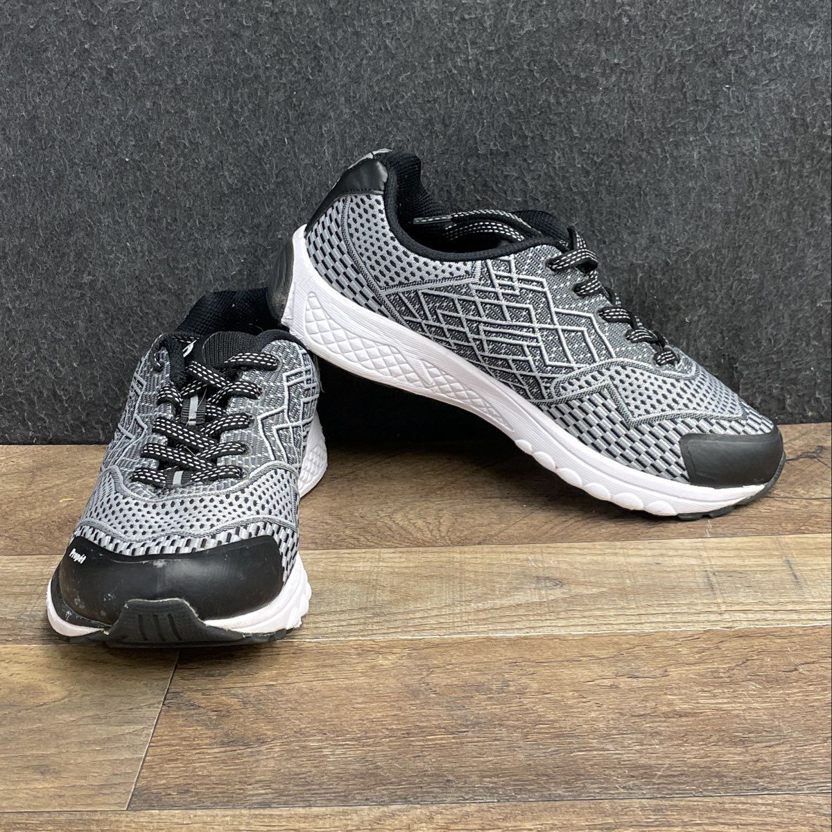 Propet One WAA102M Grey Black Knit Sneakers Women's Size 7.5 Narrow