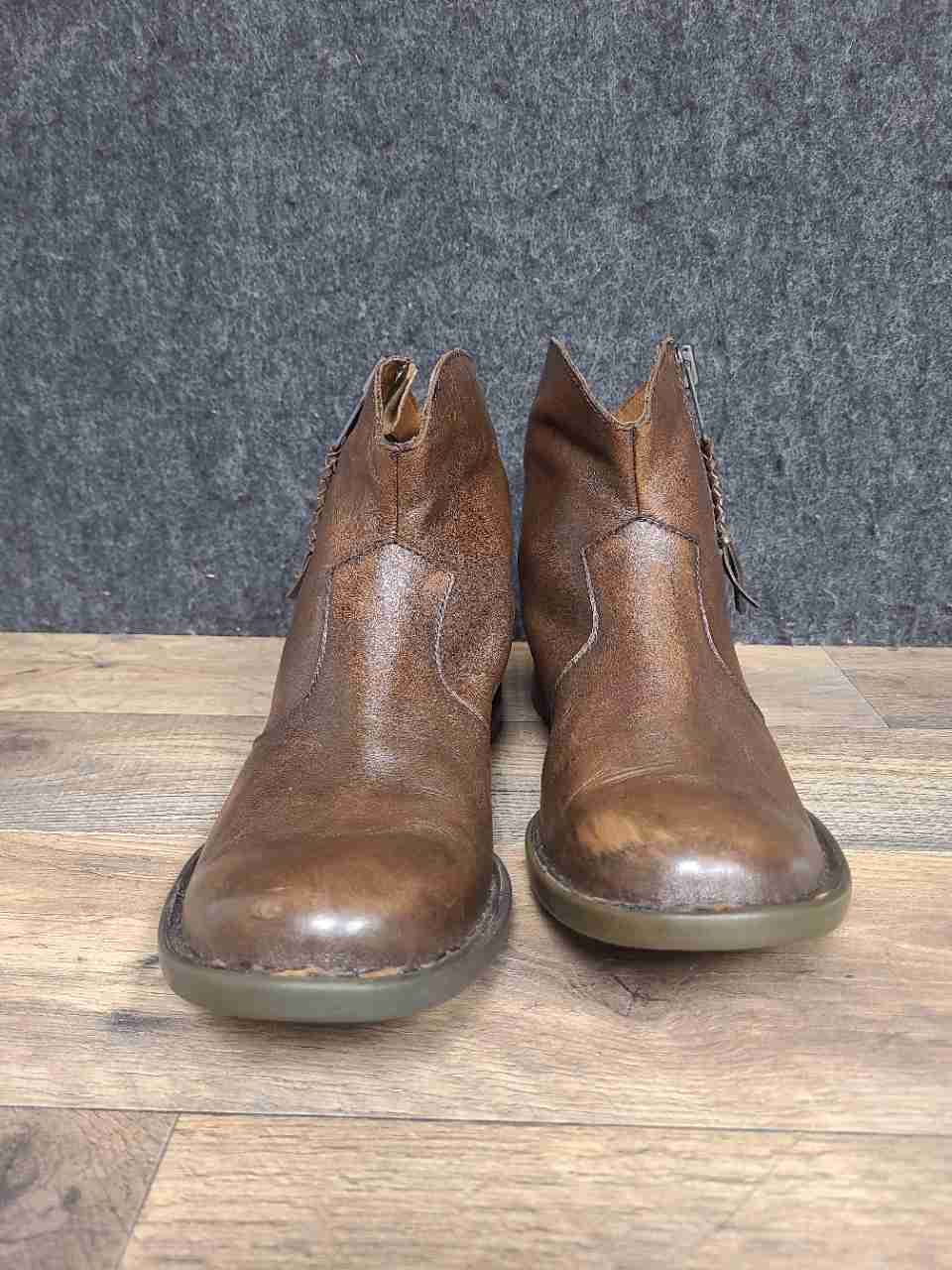 Born Regi Brown Distressed Leather Side Zip Ankle Boots Women's Size 7.5