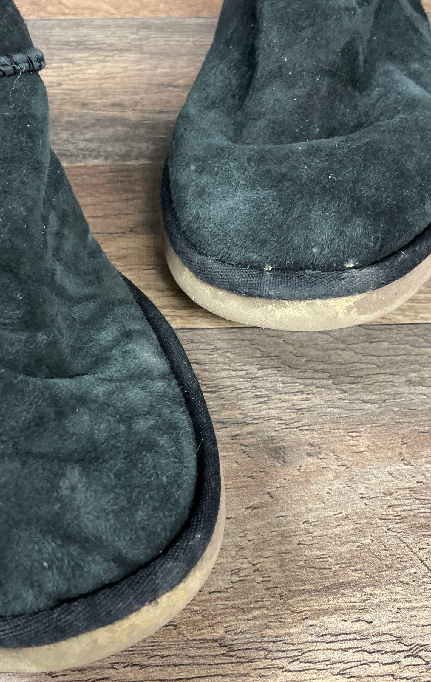 UGG Aztek Woven Black Suede Studded Short Ankle Boots Size 7