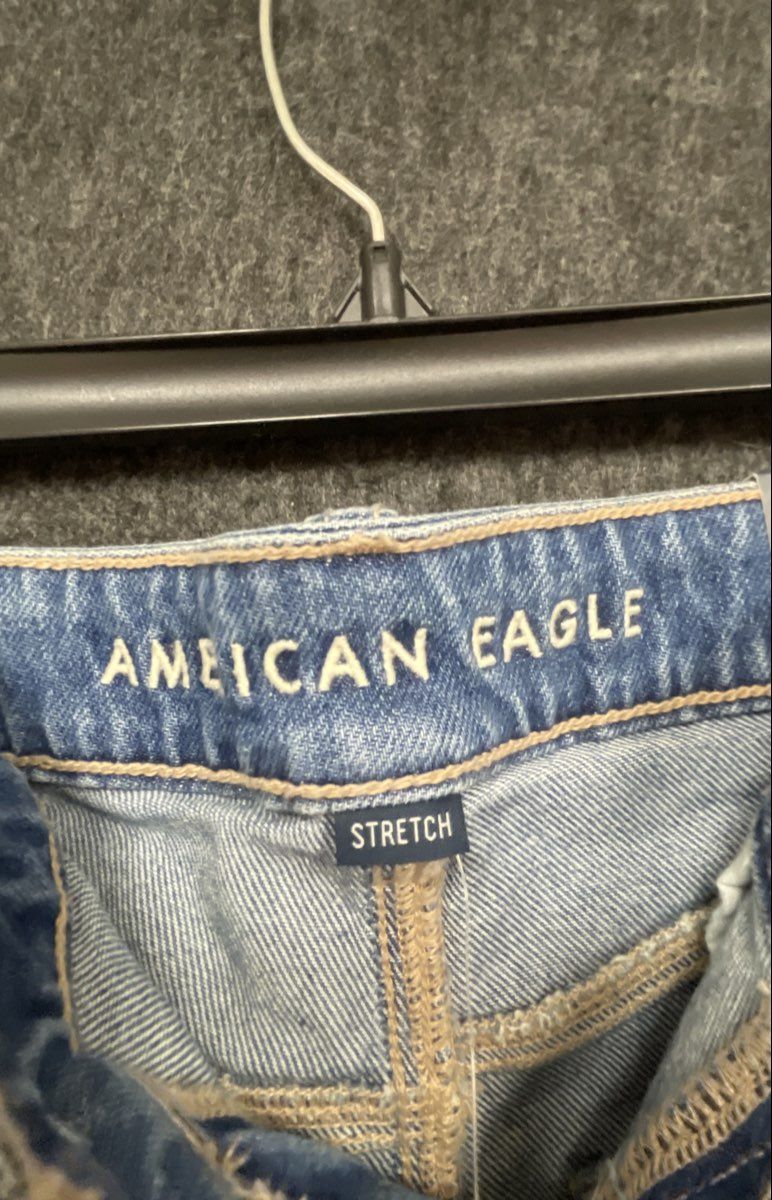 American Eagle Women's Perfect Midi Denim Shorts Blue Low-Rise Stretch NWT Sz 4