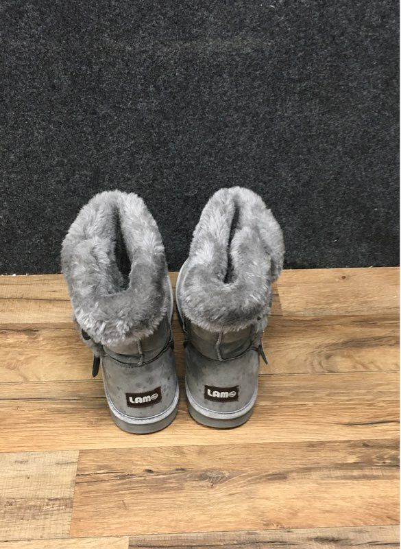 Lamo Cresson Grey Suede Faux Fur Water Resistant Boots Women's Size 9