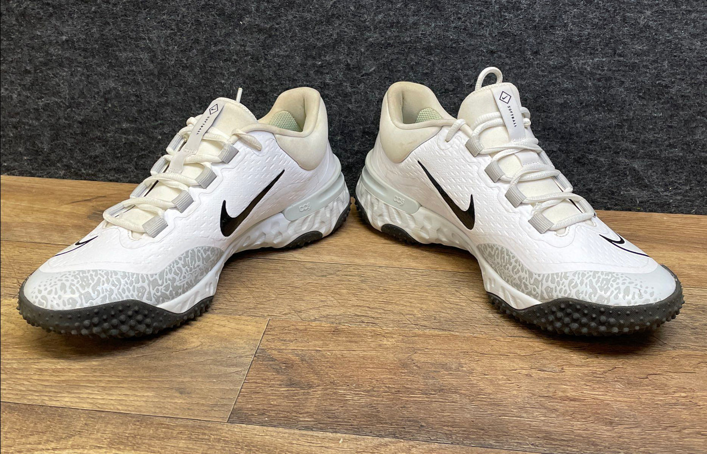 Nike Lunar Hyperdiamond 4 Elite Turf White Black Women's Softball Size 9