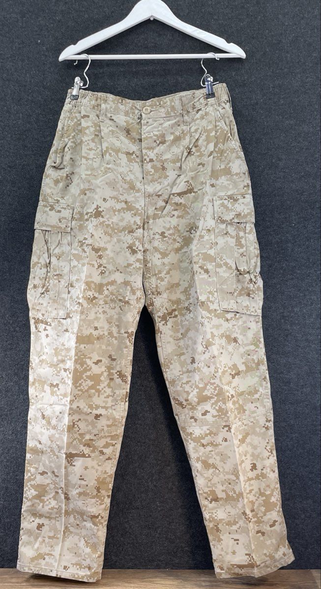 US Marine Corps Men's Desert MARPAT MCCUU Combat Uniform Set Med-Reg Buzz Off