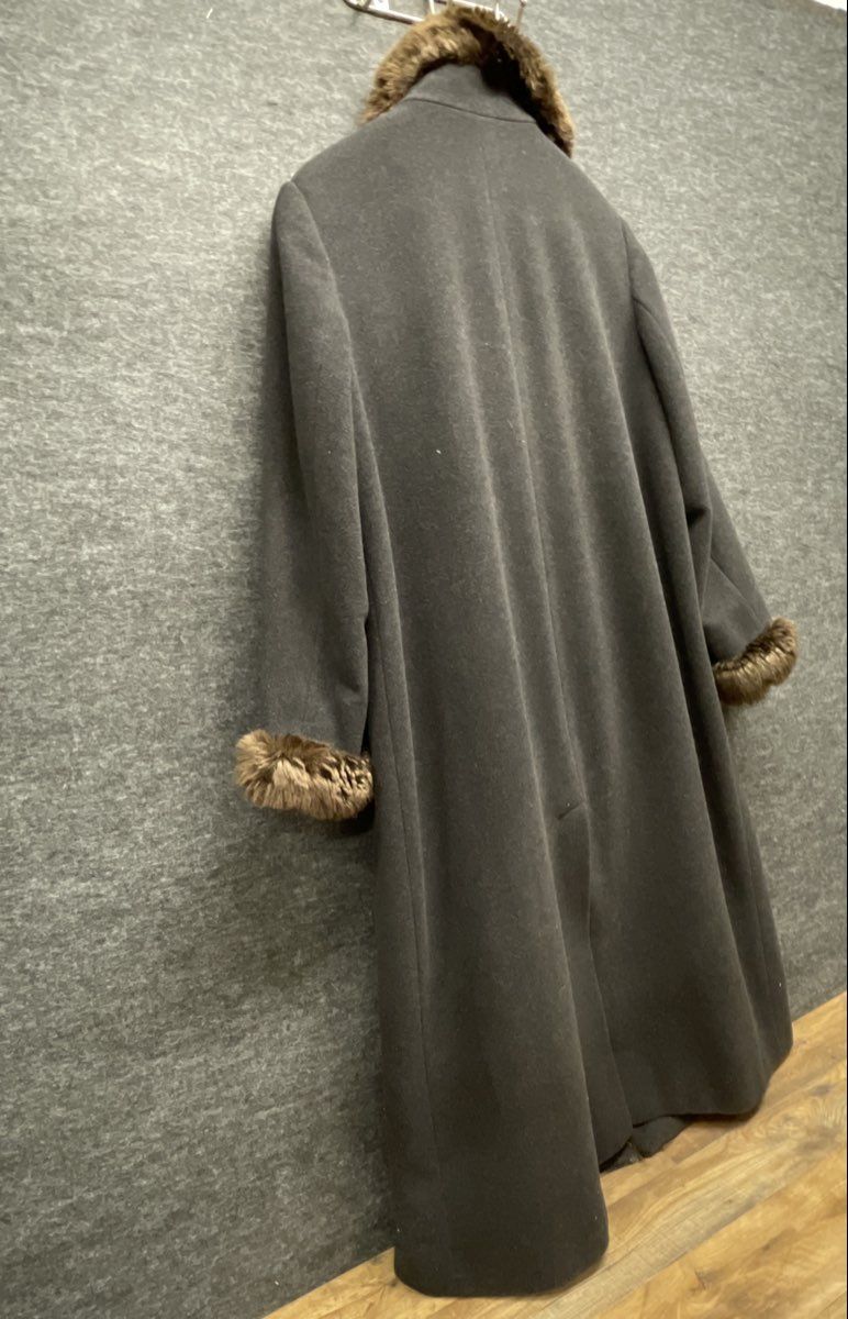Jones New York Women's Black Long Overcoat Faux Fur Trim Snap Closure Size 10