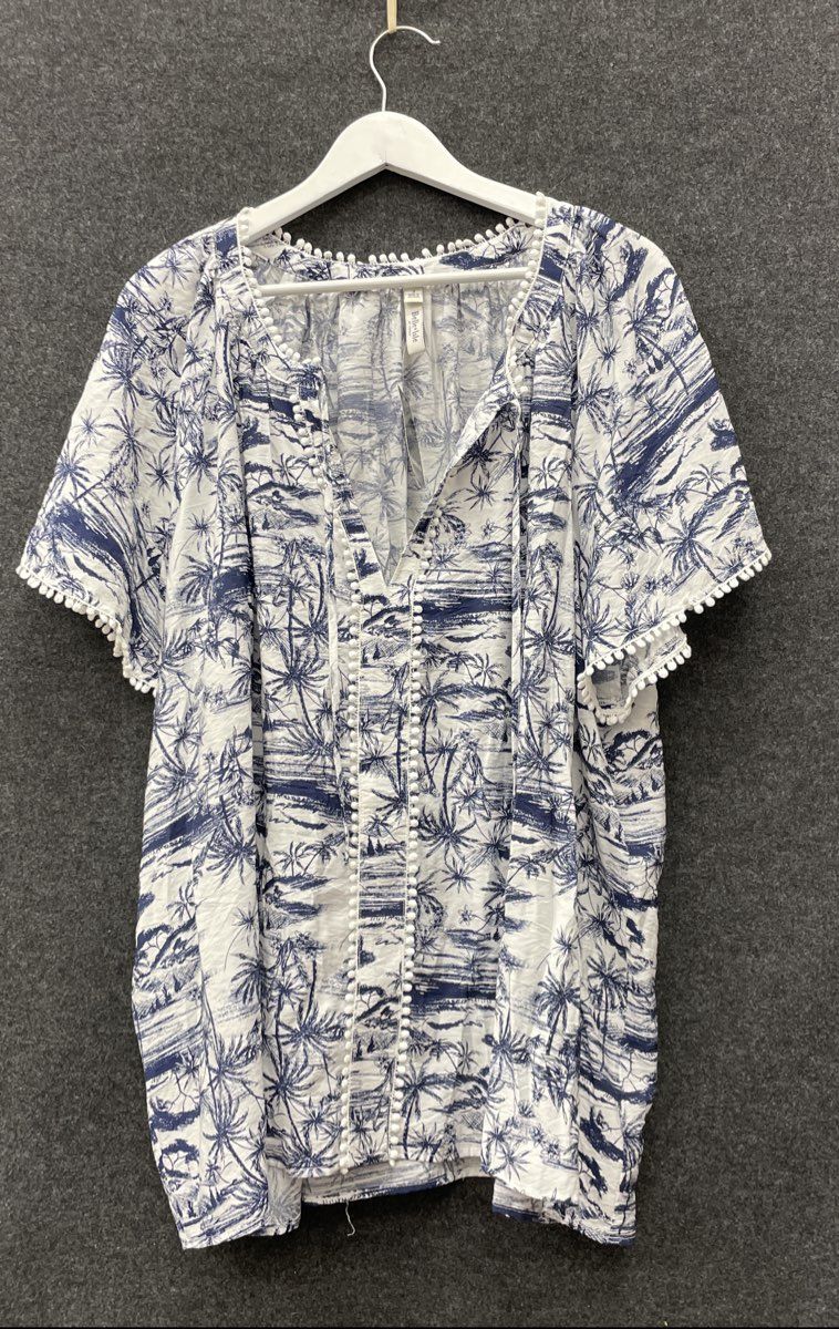 Torrid Women's Belle Isle Jungle Toile Popover Blouse White Blue Pom Pom NWT 3X