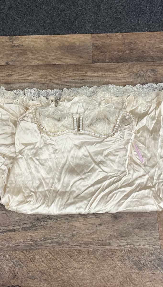 Empress Mimi Women's Ivory Lace Pearl Trim Underwire Chemise Slip Dress Sz S NWT