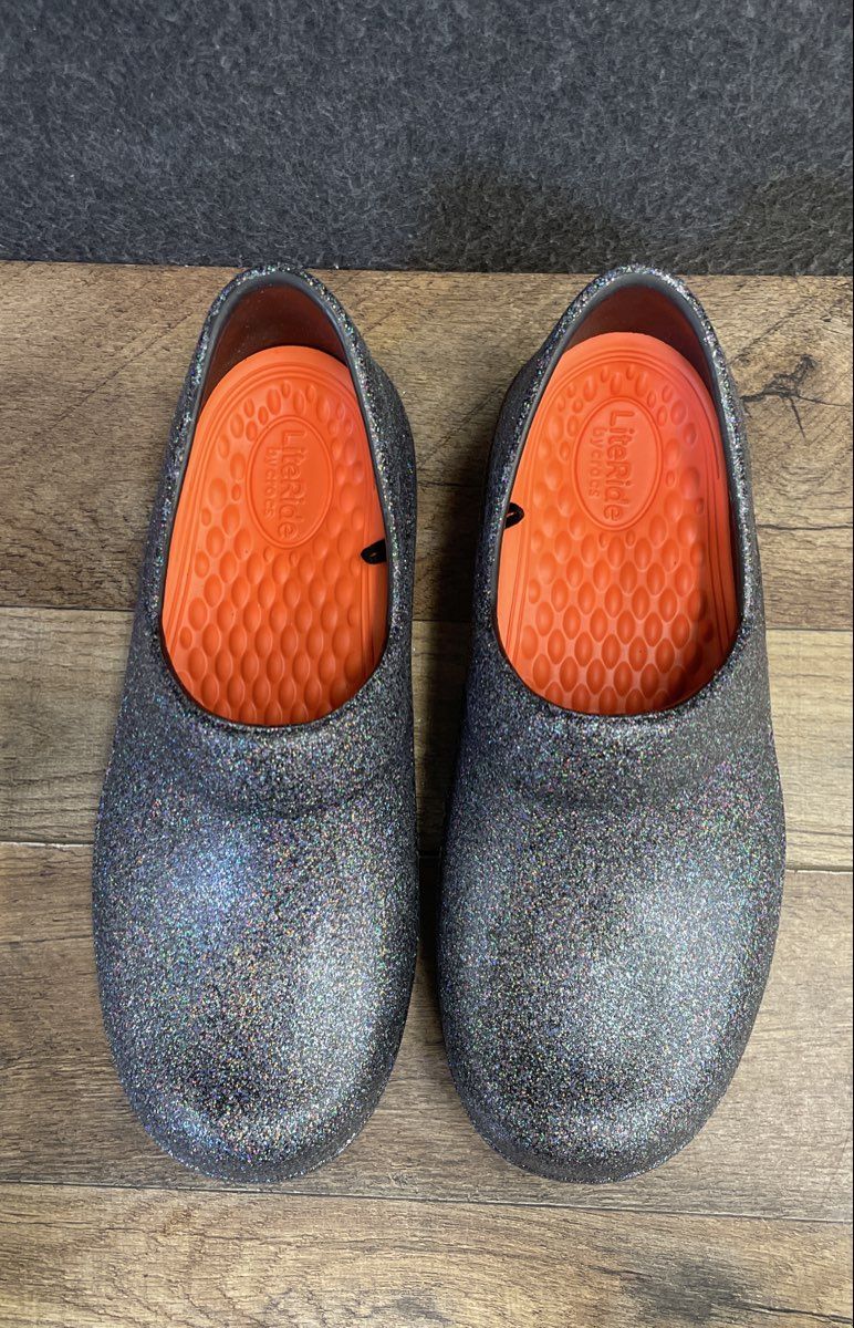 Crocs Neria Pro II Silver Glitter Slip Resistant Work Clogs Women's Size 7