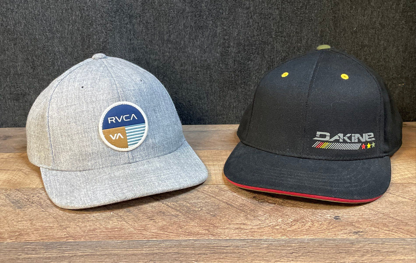 Lot of 2 RVCA & Dakine Men's Baseball Caps Gray Snapback Black Fitted Sz 7 1/4+