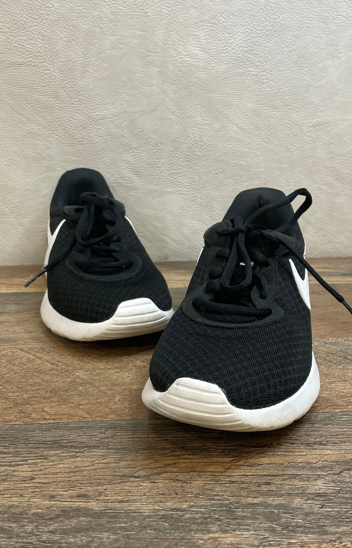 Nike Tanjun Black White Women's Sneakers Lifestyle Running Shoes Size 7