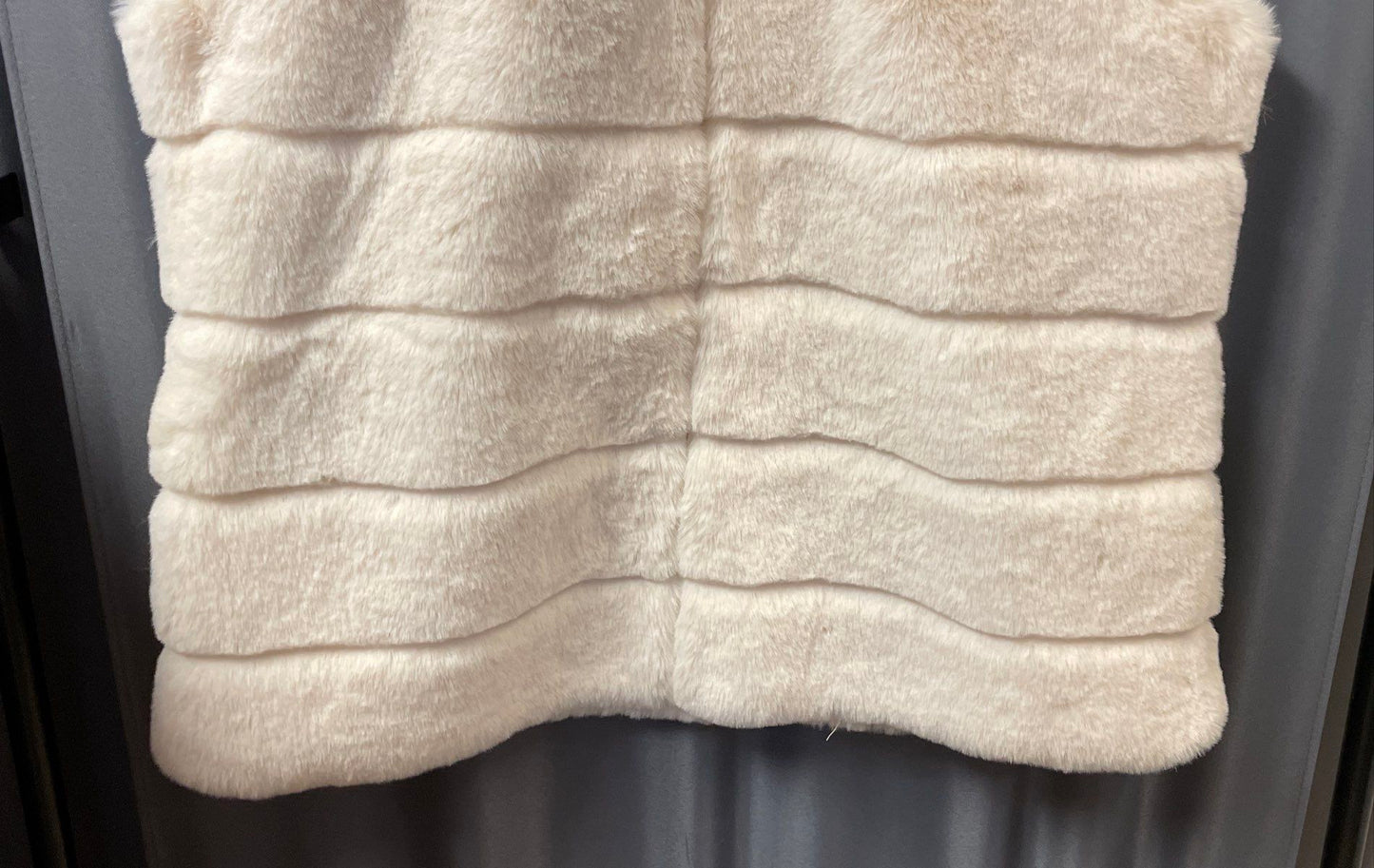 Soft Surroundings Women's White Tiered Faux Rabbit Fur Full Zip Vest Sz XL