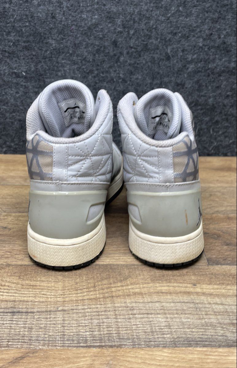 Nike Air Jordan 1 Retro High Nouveau Wolf Grey Size 7Y 707320-002