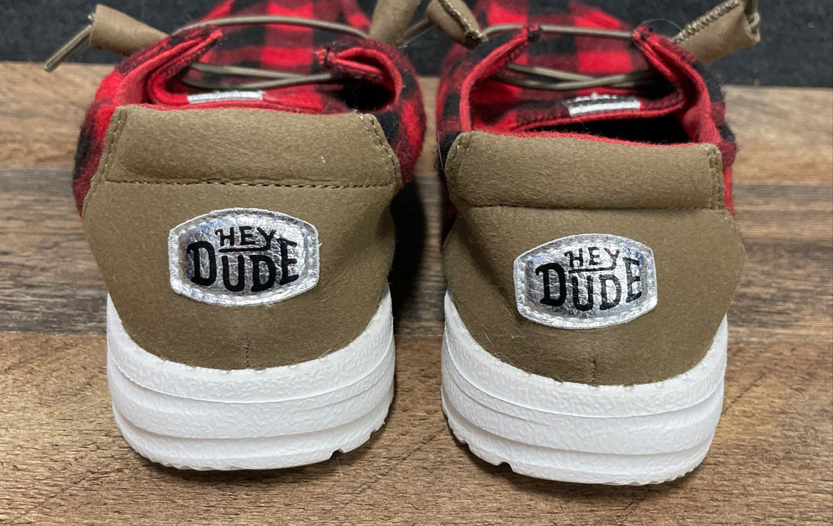 Hey Dude Wendy Buffalo Plaid Red Black Slip-On Moccasin Shoes Women's Size 7