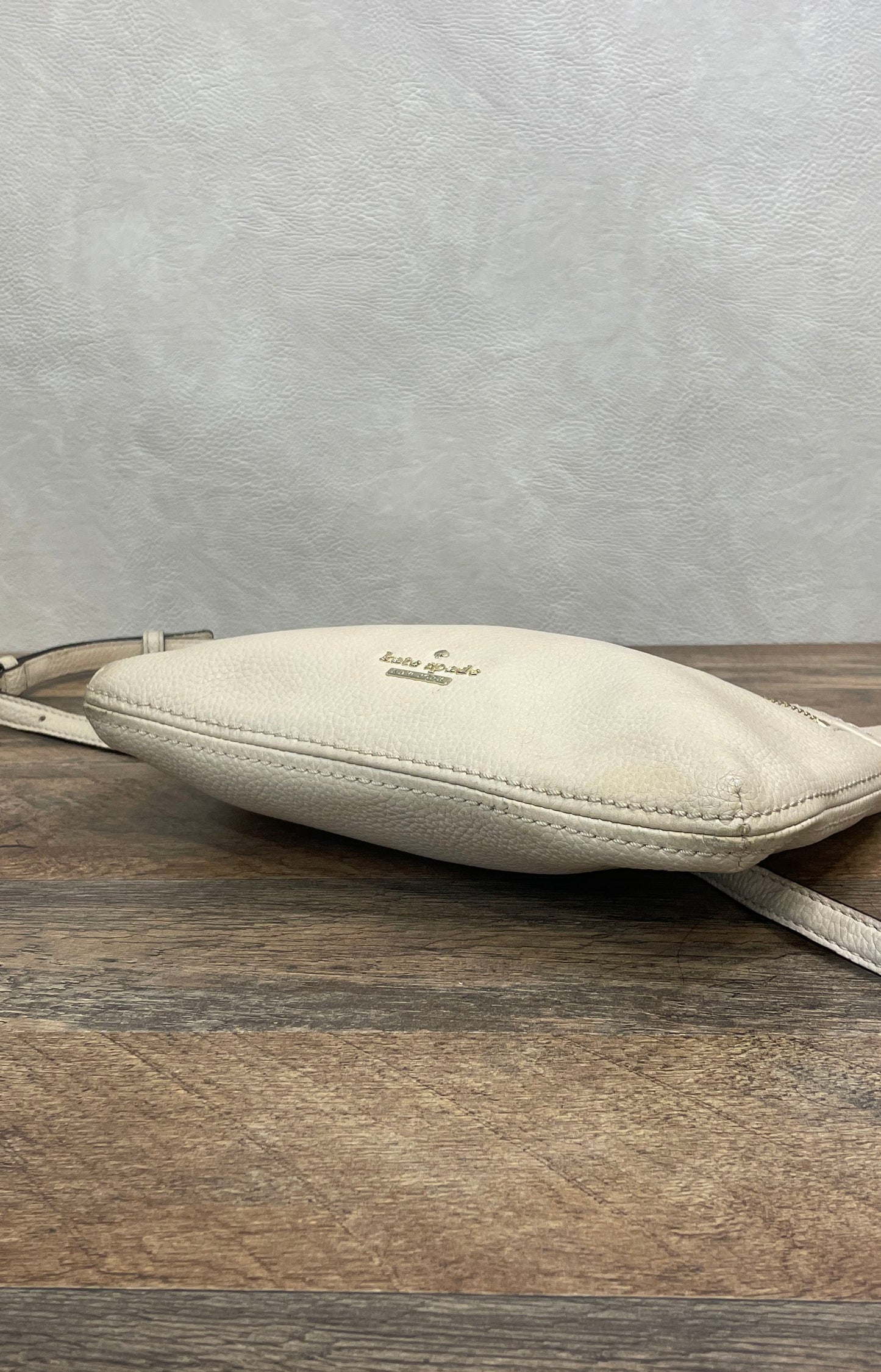 Kate Spade Cream Pebbled Leather Front Zip Crossbody Bag Gold Hardware