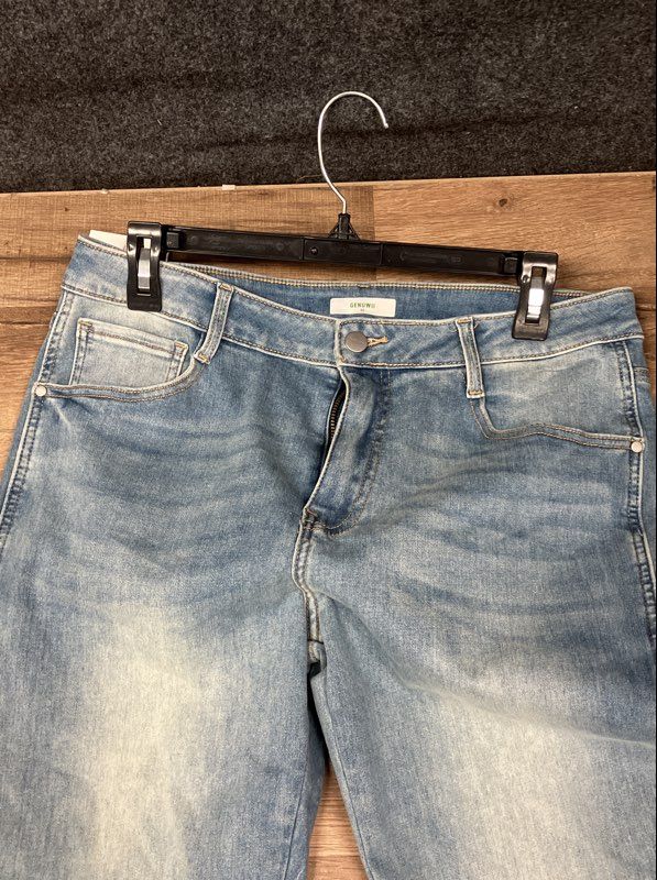 GENUWII Women's Light Wash Stretch Skinny Jeans High Rise Denim Size 32 NWT