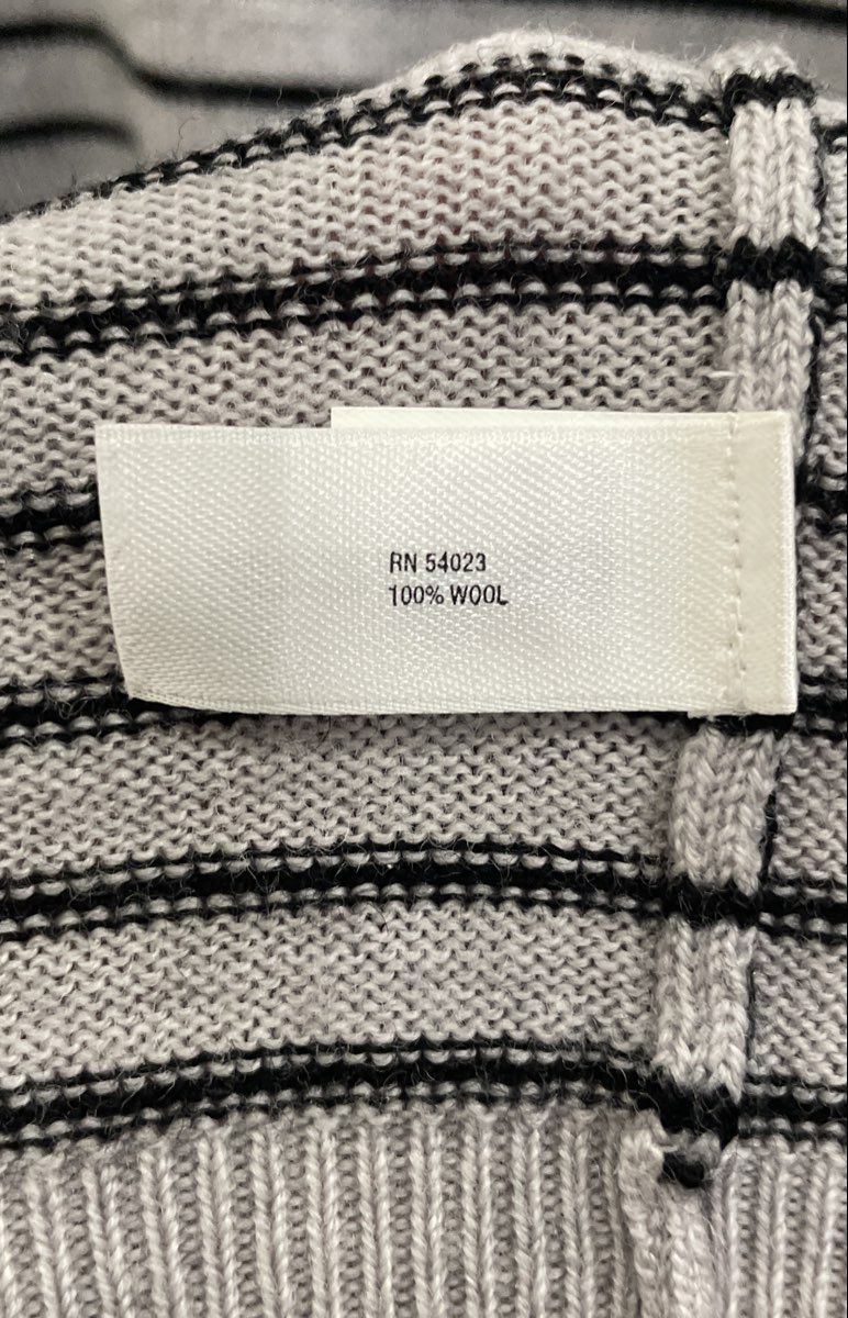 Gap Men's Italian Merino Wool V-Neck Sweater Gray Black Thin Striped Size S
