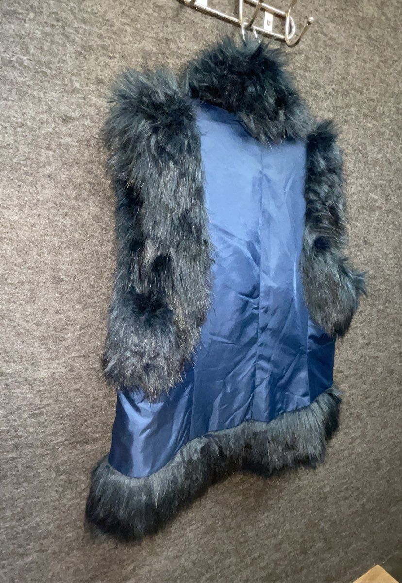 Halston Women's Blue Faux Fur Shaggy Sleeveless Vest Size M